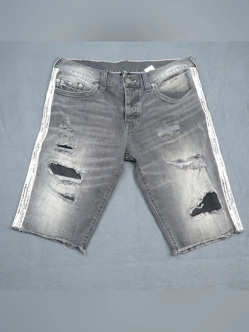 True Religion Geno Men's Distressed Denim Shorts Size 34 Gray Relaxed Slim